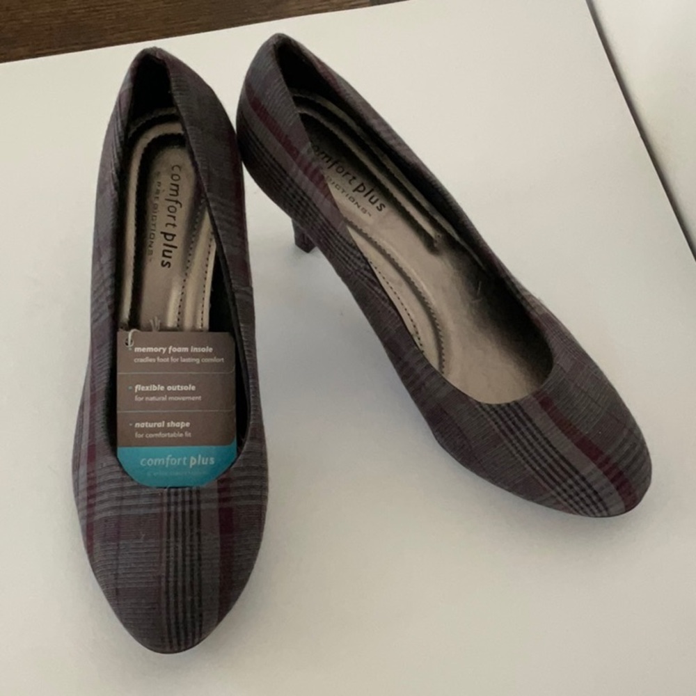 Comfort Plus by Predictions size 6.5 black & pink plaid heels